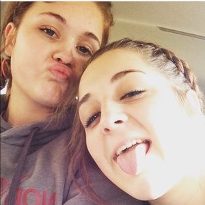 Meet your Posher, Abbey